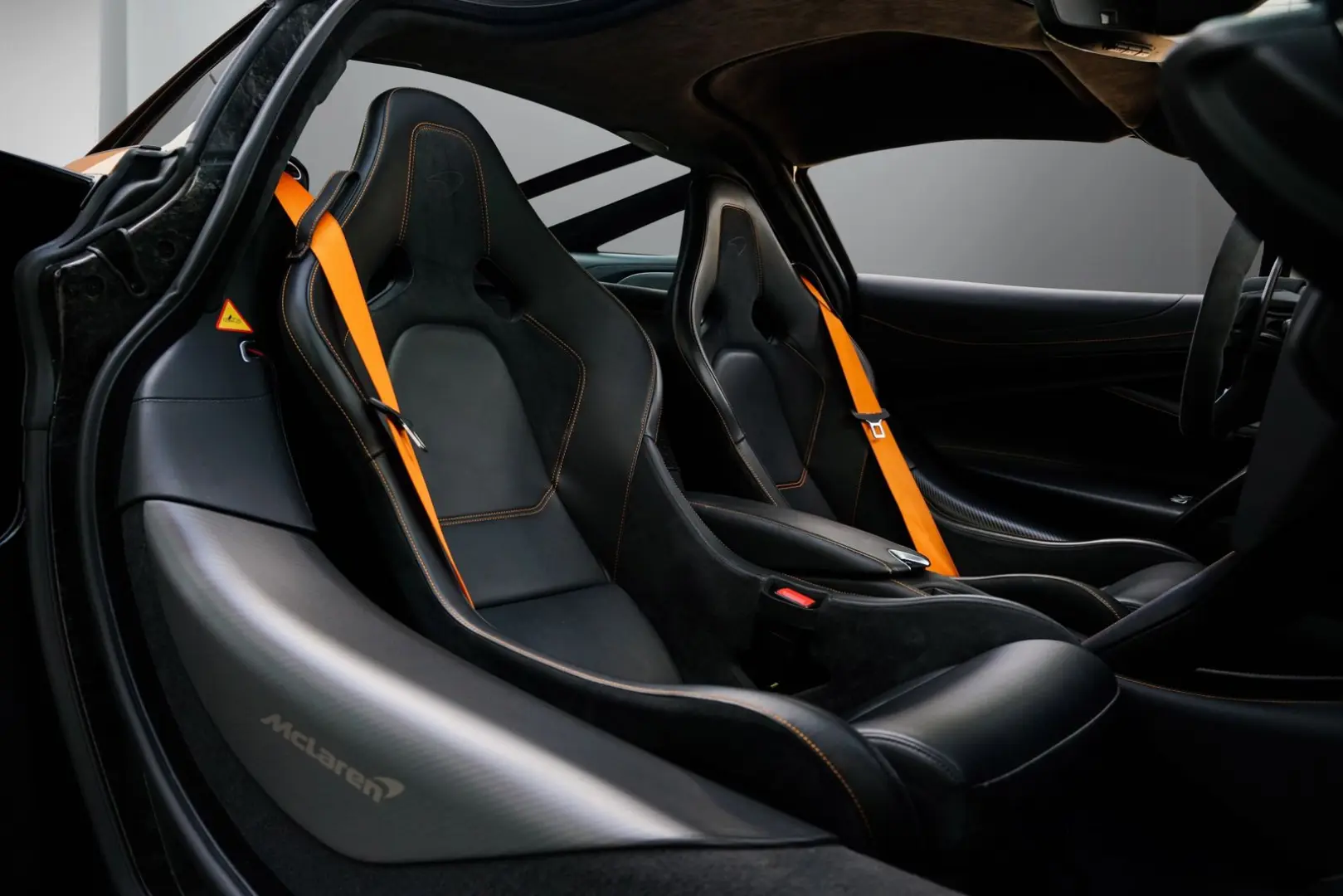 750S CF Exterior I CF Interior I Service Paket I