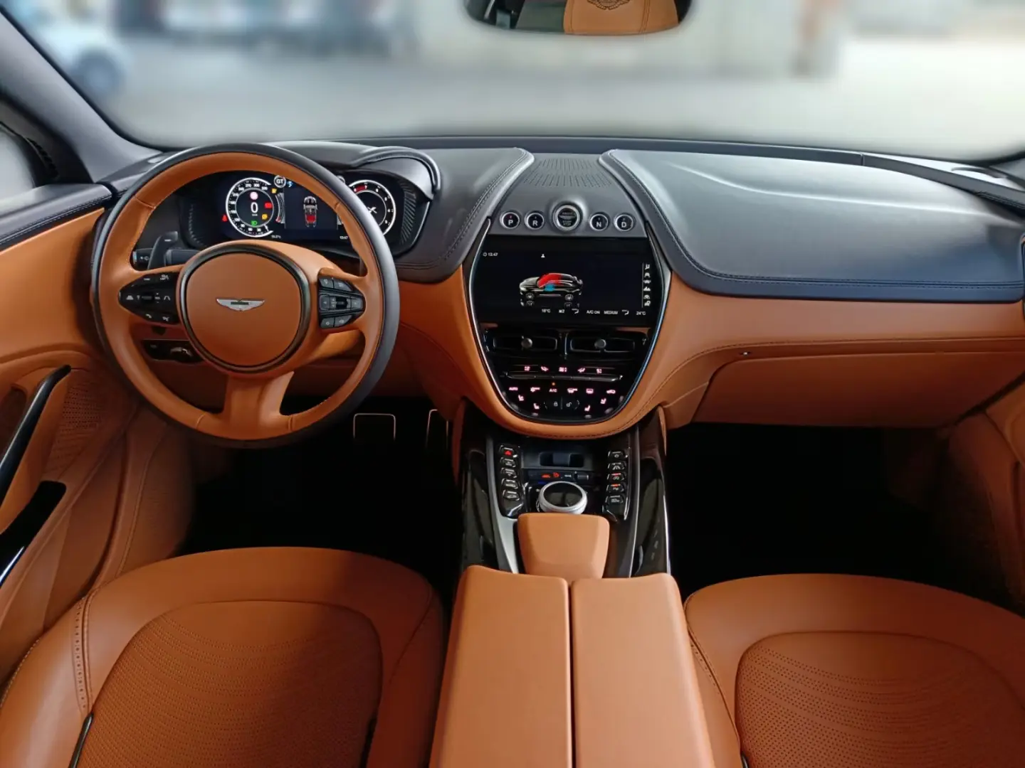 Aston Martin DBX 4.0 V8