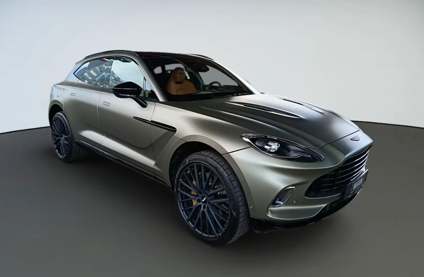 Aston Martin DBX 4.0 V8