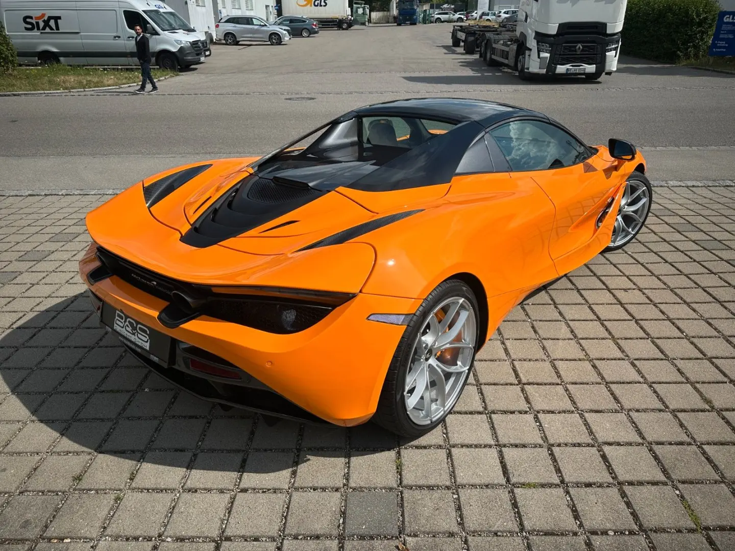 720S SPIDER PERFOR. PLUS.KERAMIK CARBON LIFT B&W