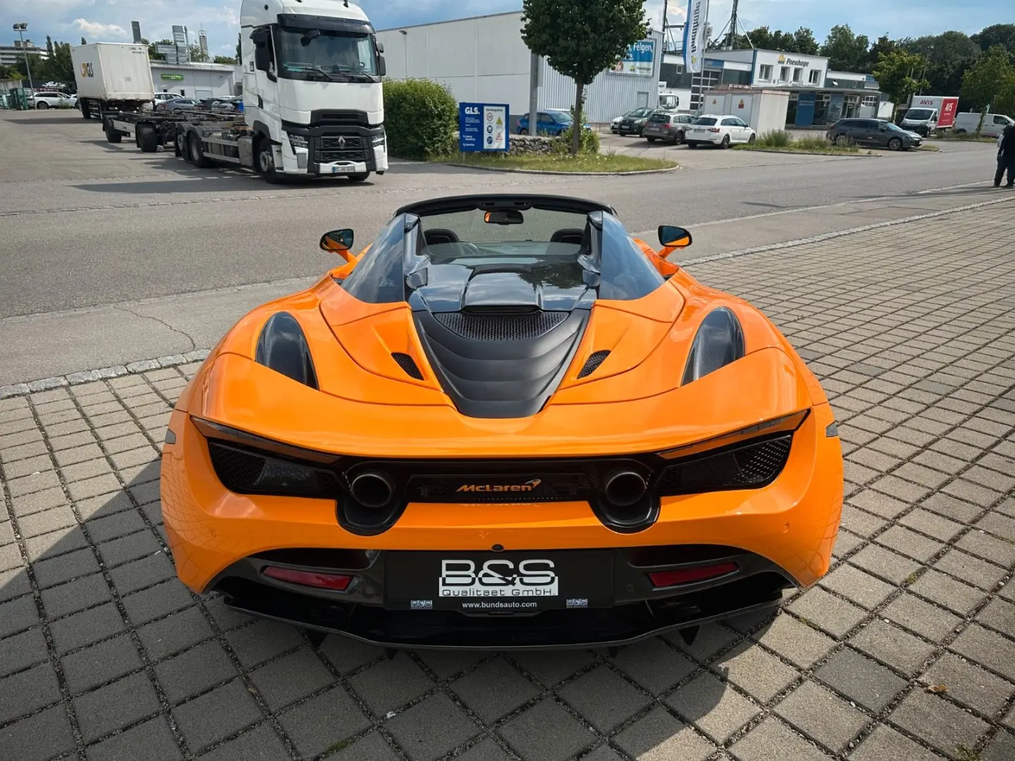 720S SPIDER PERFOR. PLUS.KERAMIK CARBON LIFT B&W