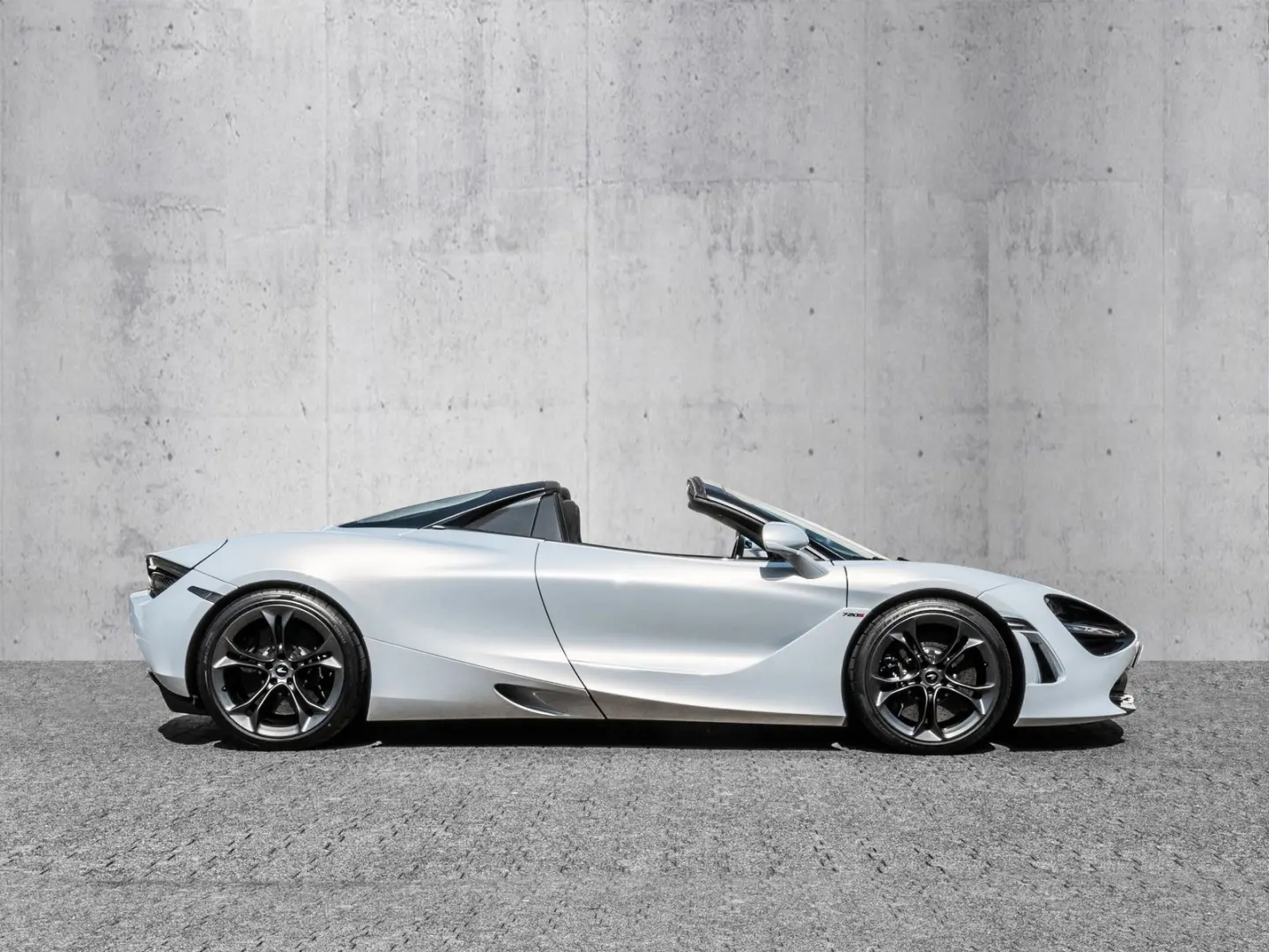 720S Spider Glacier White  Lifting System