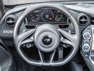 720S Spider Glacier White  Lifting System