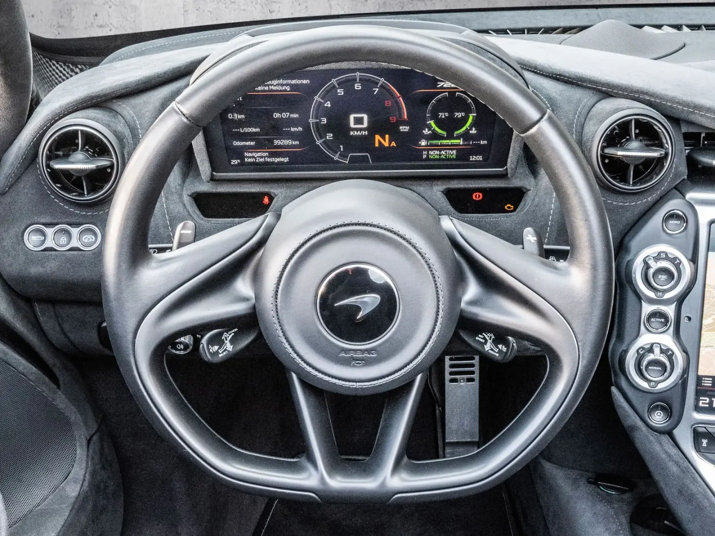 720S Spider Glacier White  Lifting System