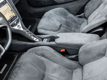 720S Spider Glacier White  Lifting System