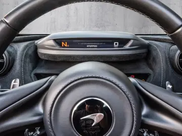 720S Spider Glacier White  Lifting System