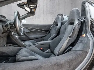 720S Spider Glacier White  Lifting System