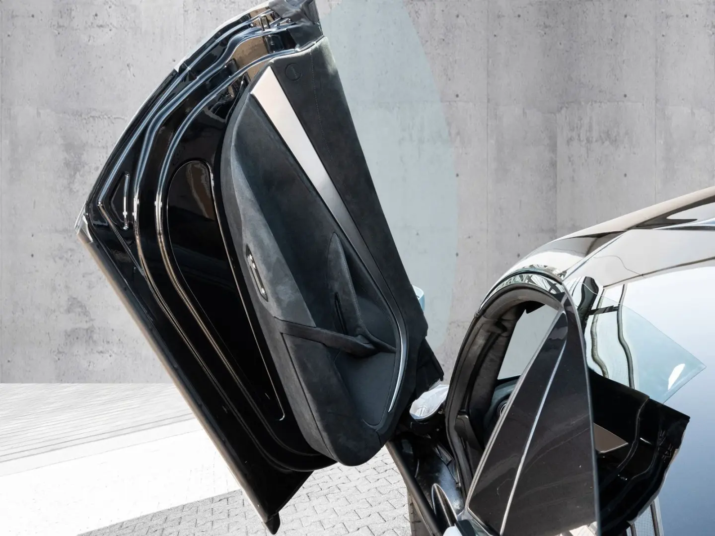 720S Spider Glacier White  Lifting System