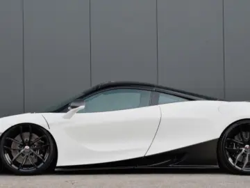 720S NOVITEC Coupé  CERAMIC CARBON LIFT CAMERA