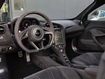 720S NOVITEC Coupé  CERAMIC CARBON LIFT CAMERA