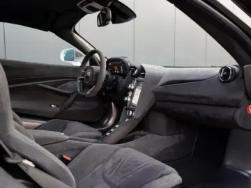 720S NOVITEC Coupé  CERAMIC CARBON LIFT CAMERA