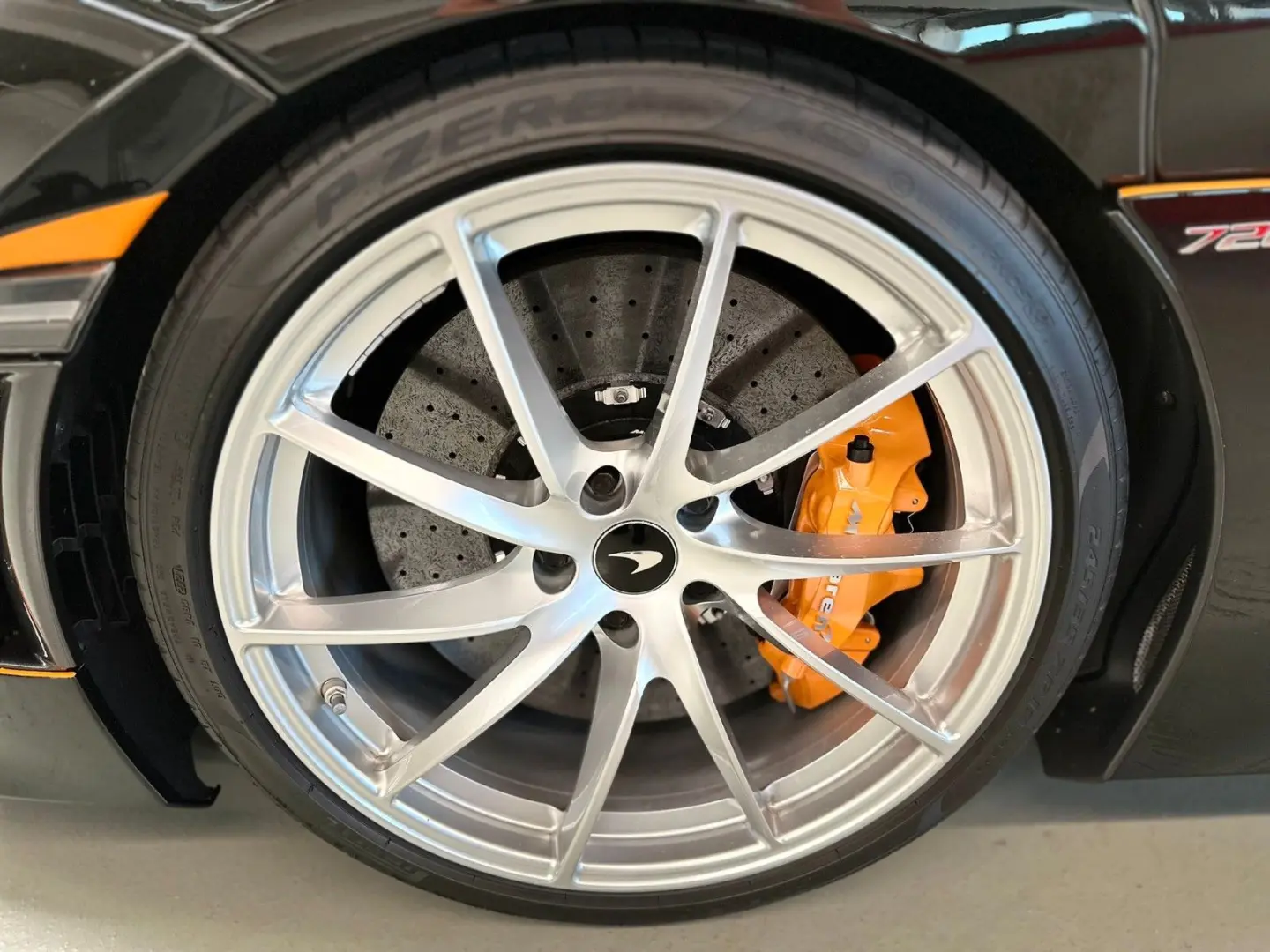 720S   Carbon Fibre Ext. & Int.   TrackTelemetry