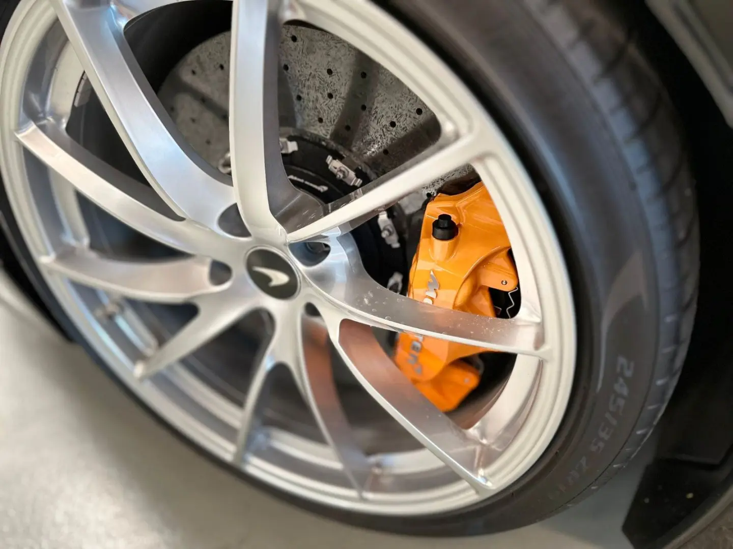 720S   Carbon Fibre Ext. & Int.   TrackTelemetry
