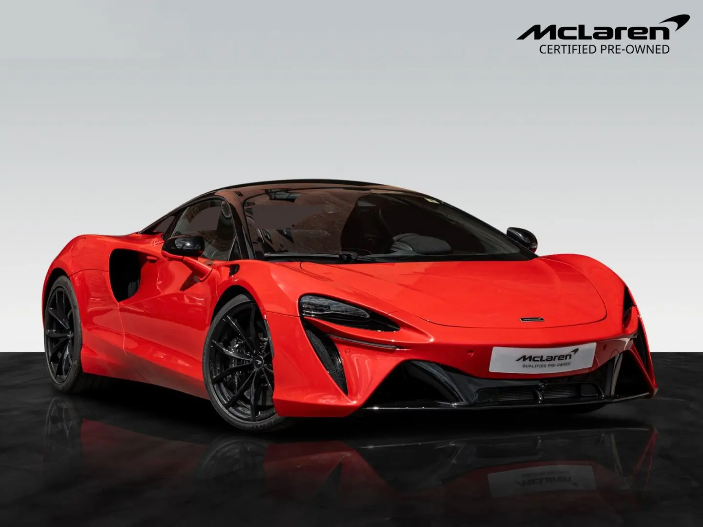 Artura Coupé   Vermillon Red   Carbon Interior