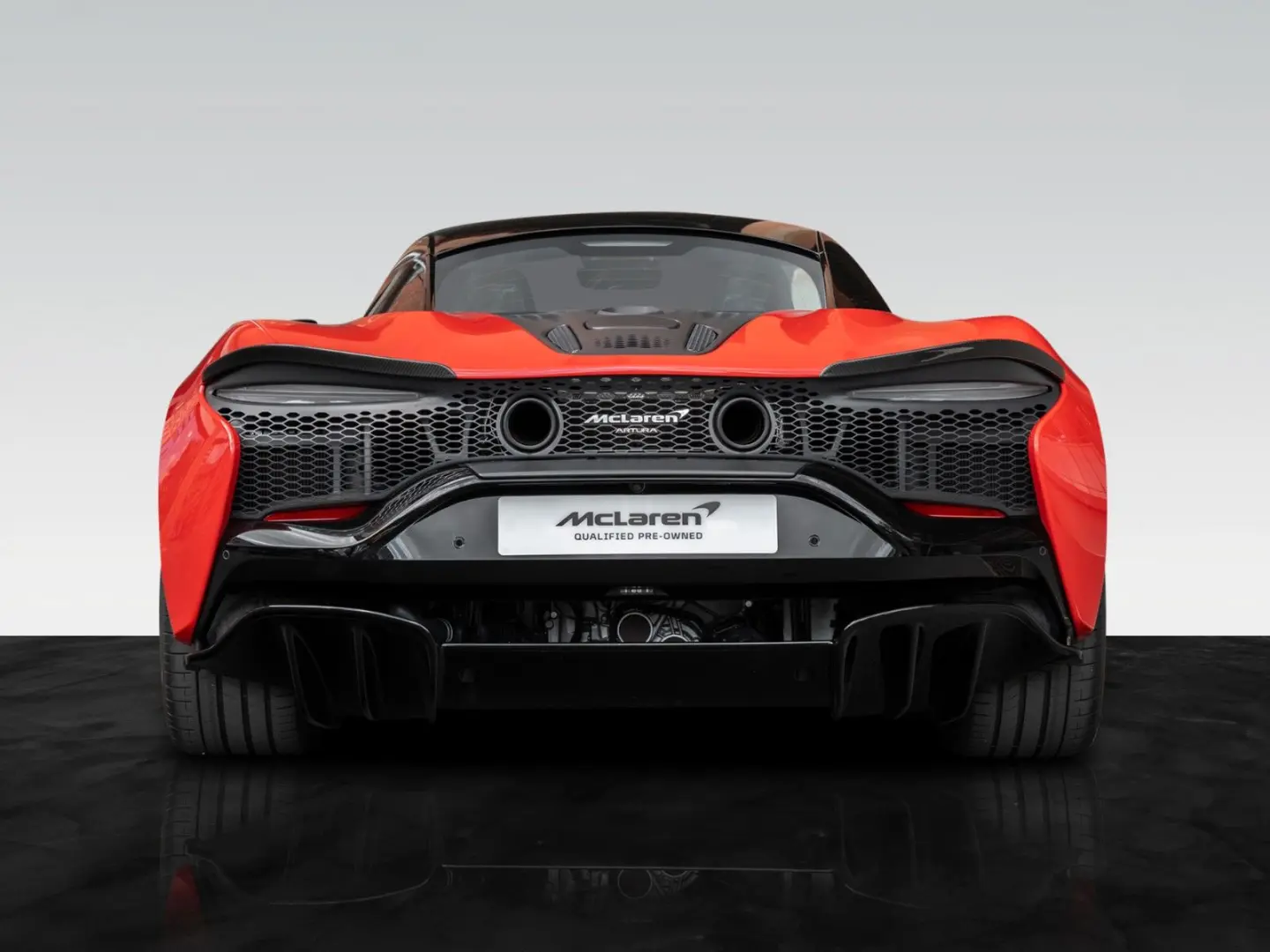 Artura Coupé   Vermillon Red   Carbon Interior
