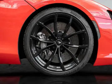Artura Coupé   Vermillon Red   Carbon Interior