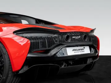 Artura Coupé   Vermillon Red   Carbon Interior