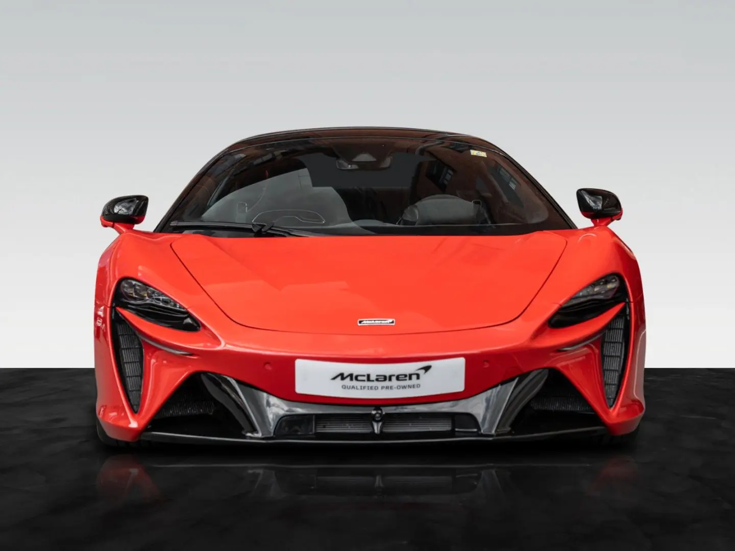 Artura Coupé   Vermillon Red   Carbon Interior
