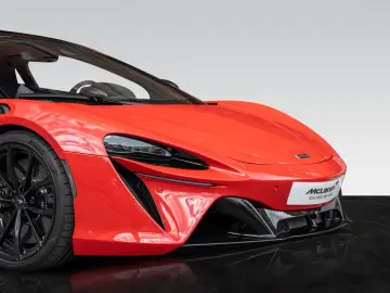 Artura Coupé   Vermillon Red   Carbon Interior