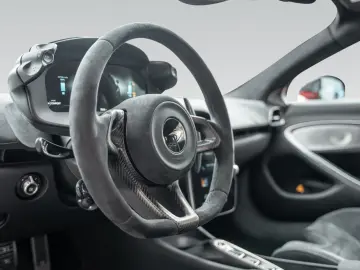 Artura Coupé   Vermillon Red   Carbon Interior