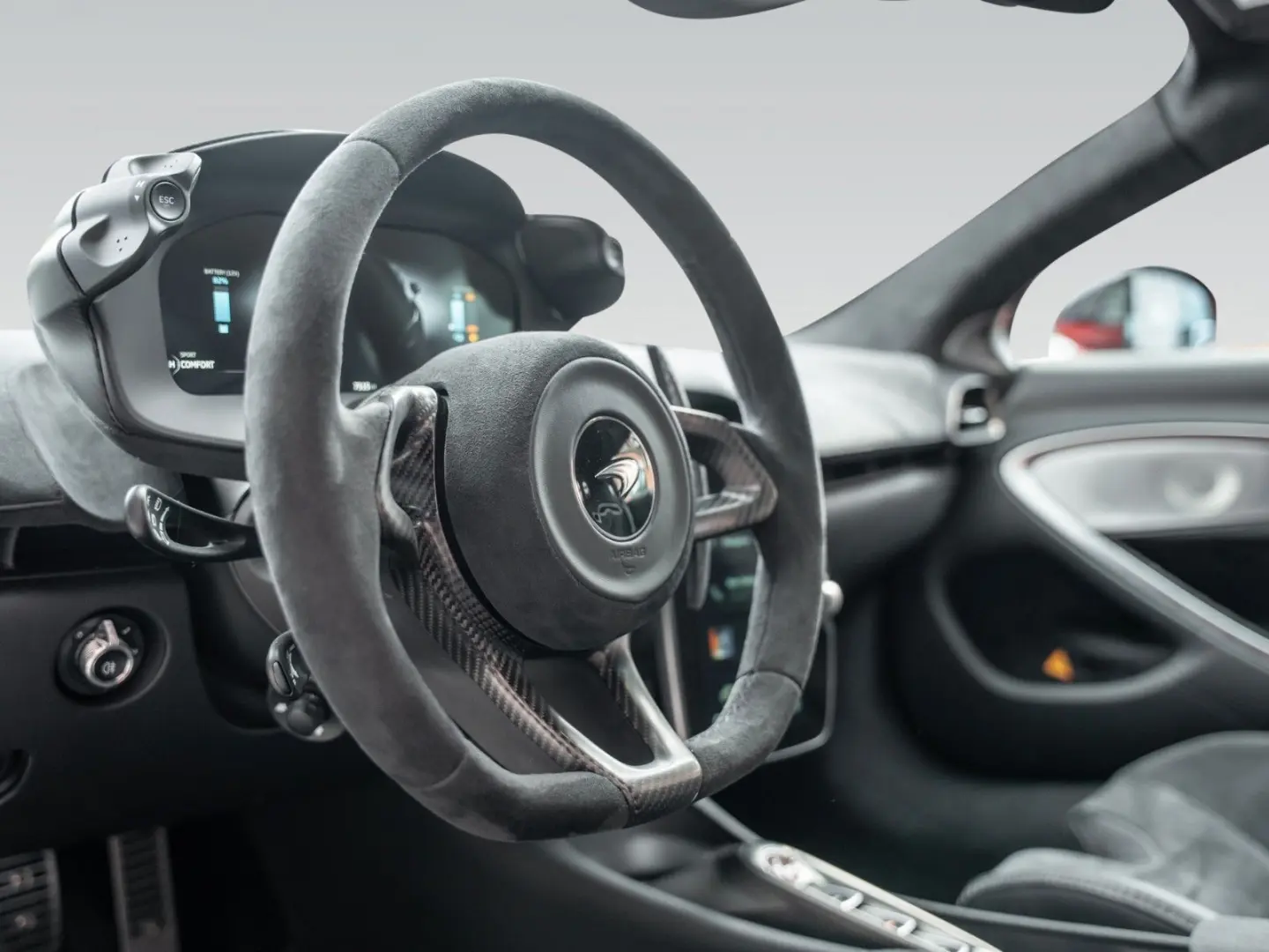 Artura Coupé   Vermillon Red   Carbon Interior