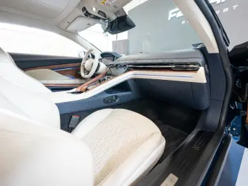 DB12 4.0 V8