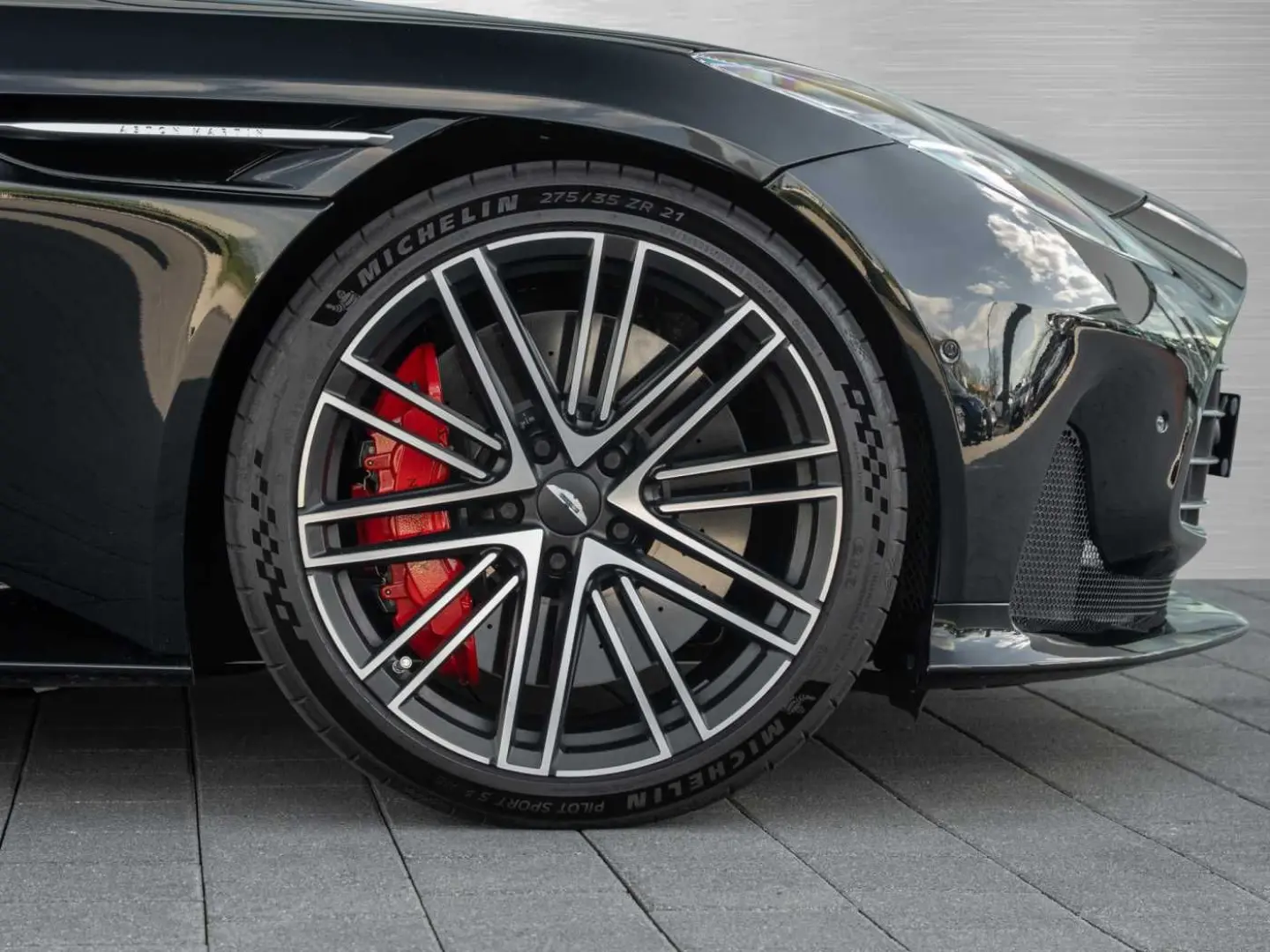 DB12 V8 Coupe Carbon Ceramic Bremsen