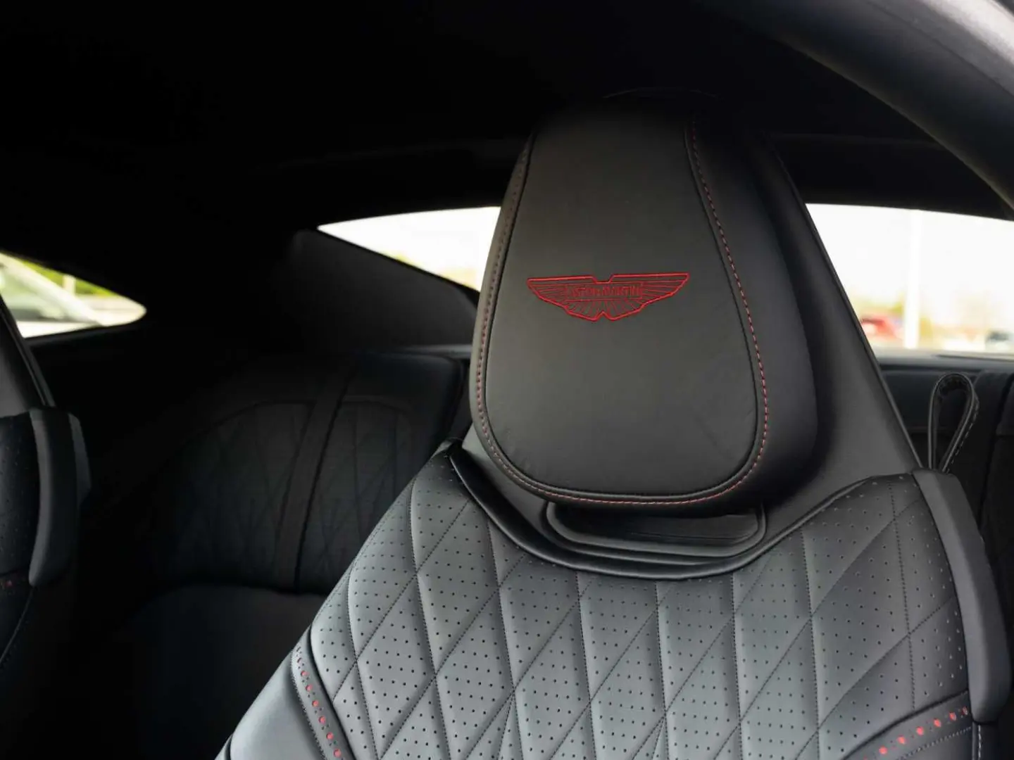 DB12 V8 Coupe Carbon Ceramic Bremsen