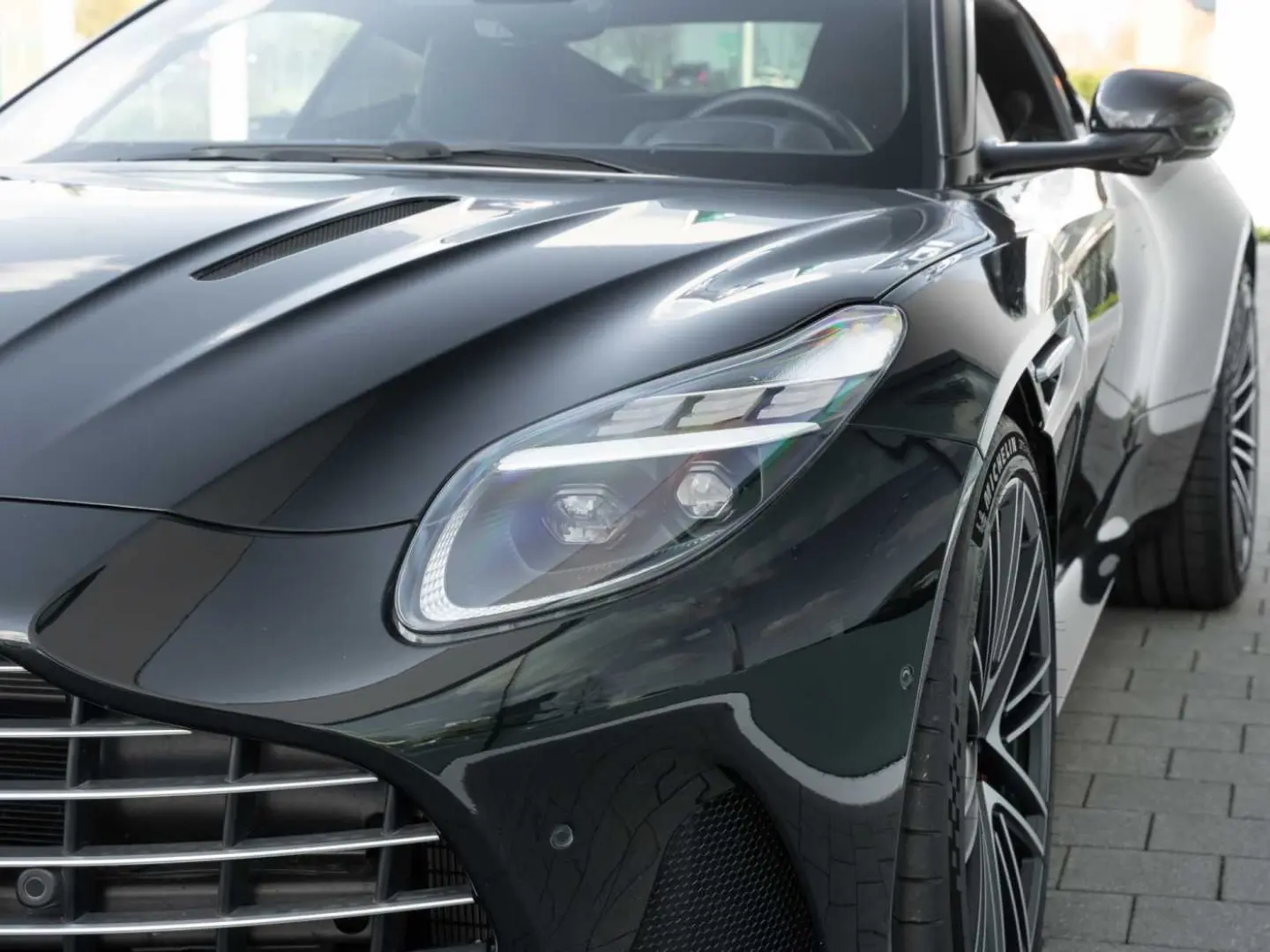 DB12 V8 Coupe Carbon Ceramic Bremsen