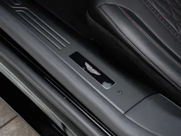 DB12 V8 Coupe Carbon Ceramic Bremsen