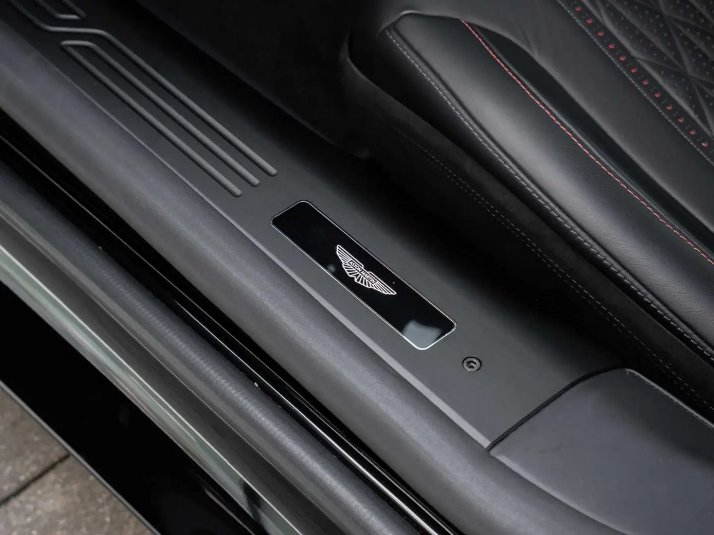 DB12 V8 Coupe Carbon Ceramic Bremsen