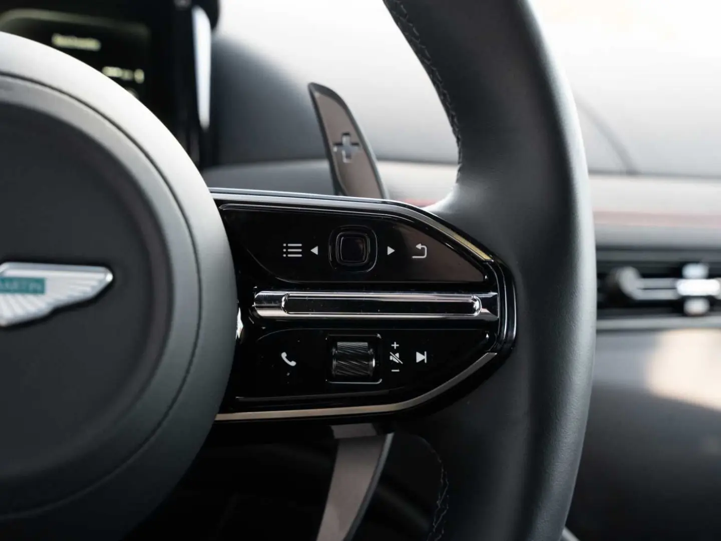 DB12 V8 Coupe Carbon Ceramic Bremsen