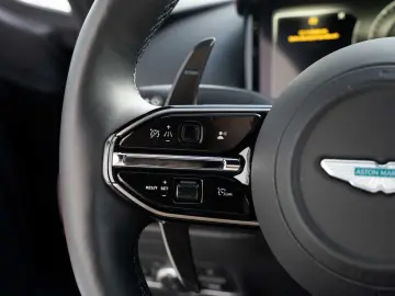 DB12 V8 Coupe Carbon Ceramic Bremsen