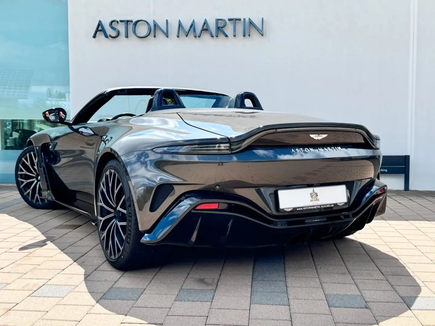 V12 Vantage  Q -Options  118 of 249 limited