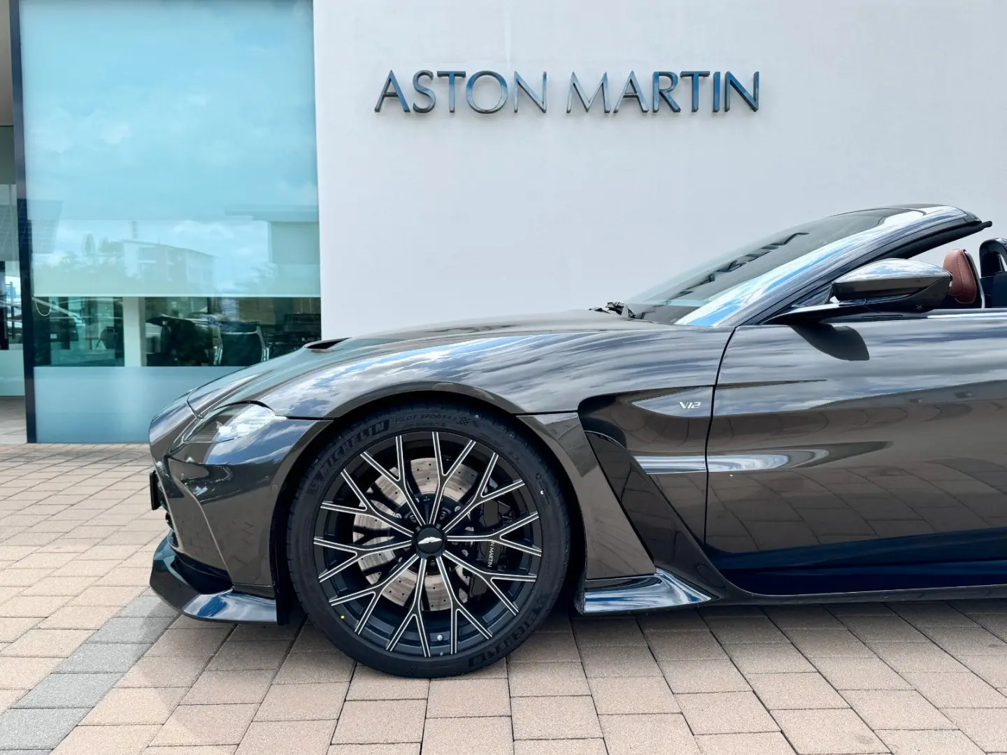 V12 Vantage  Q -Options  118 of 249 limited