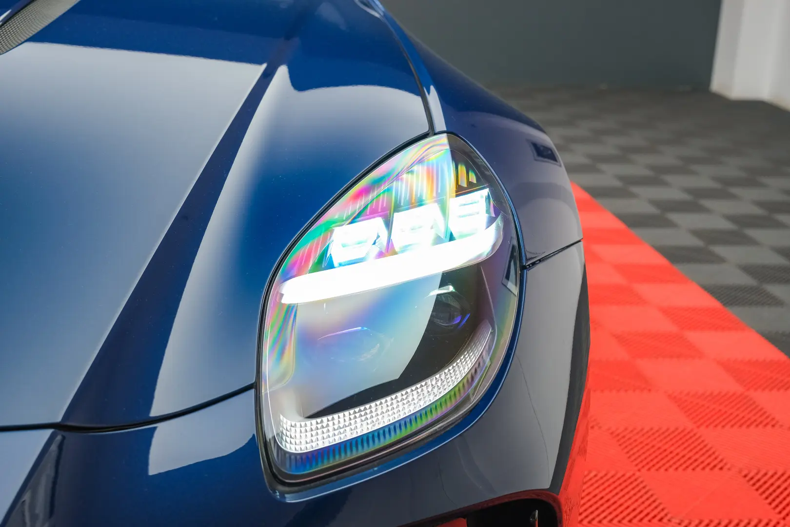 Aston Martin Vantage  Seychelles Blue