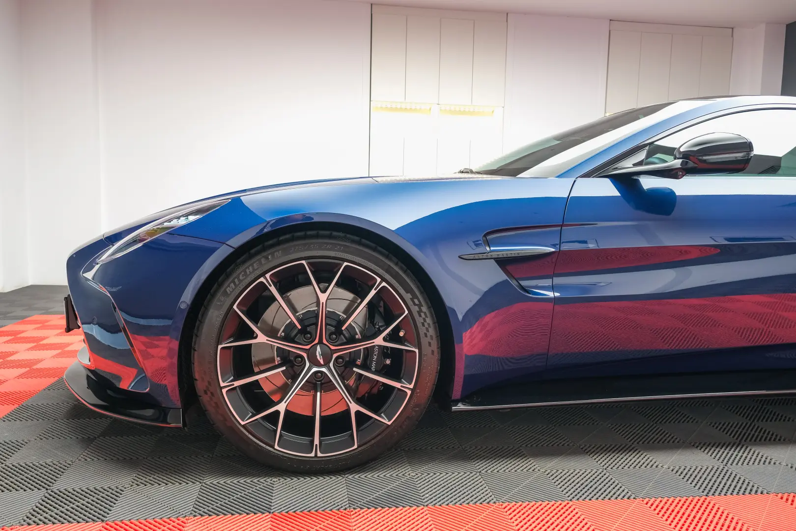 Aston Martin Vantage  Seychelles Blue