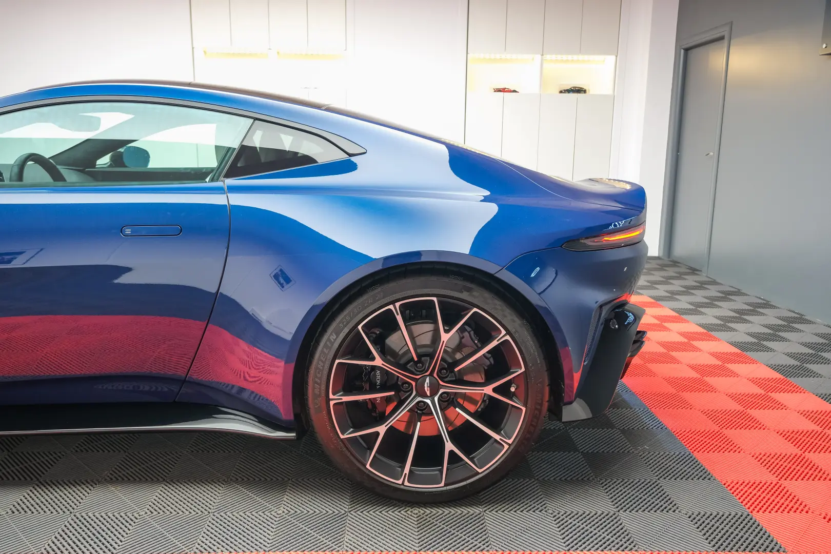 Aston Martin Vantage  Seychelles Blue