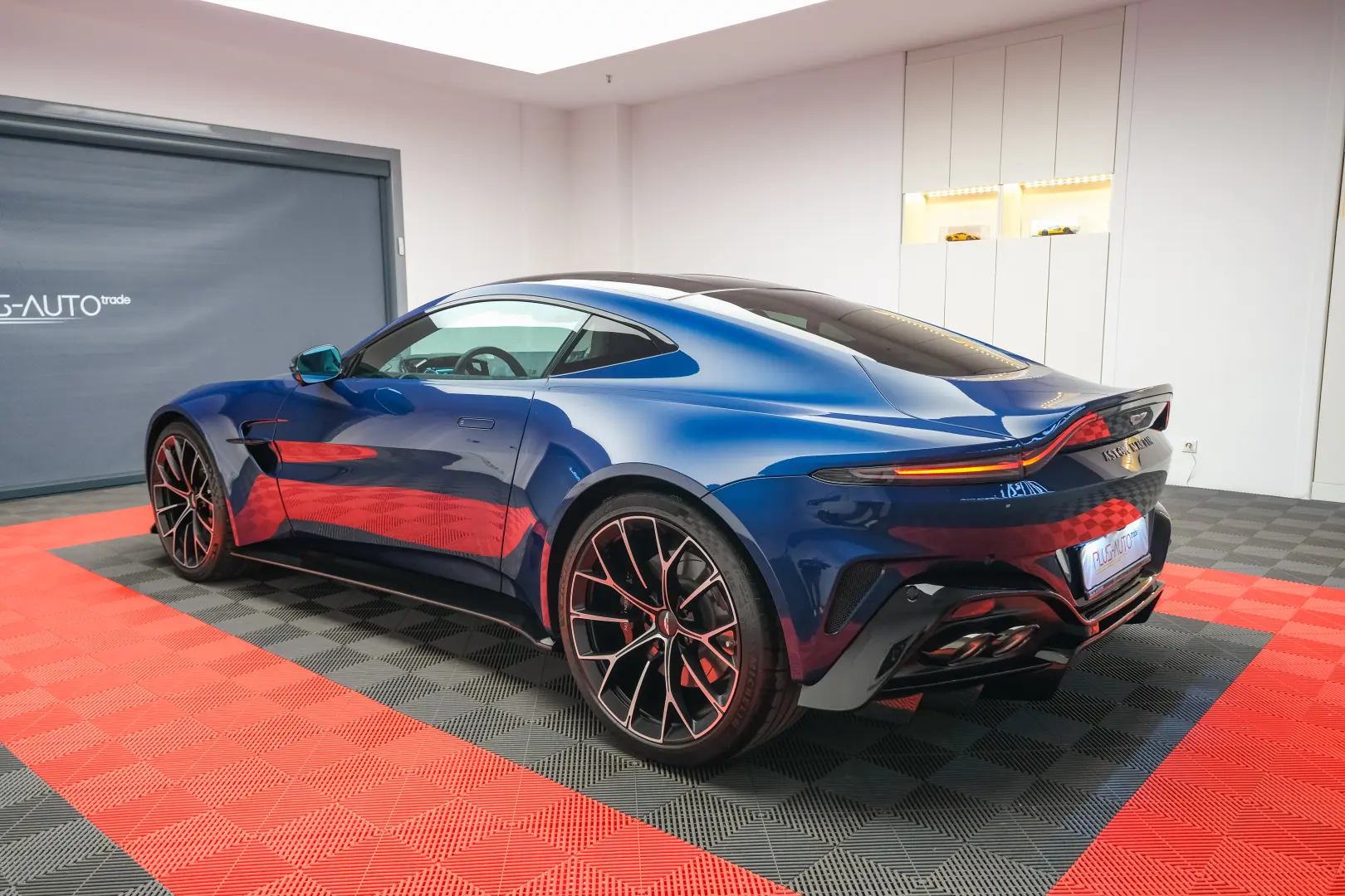 Aston Martin Vantage  Seychelles Blue