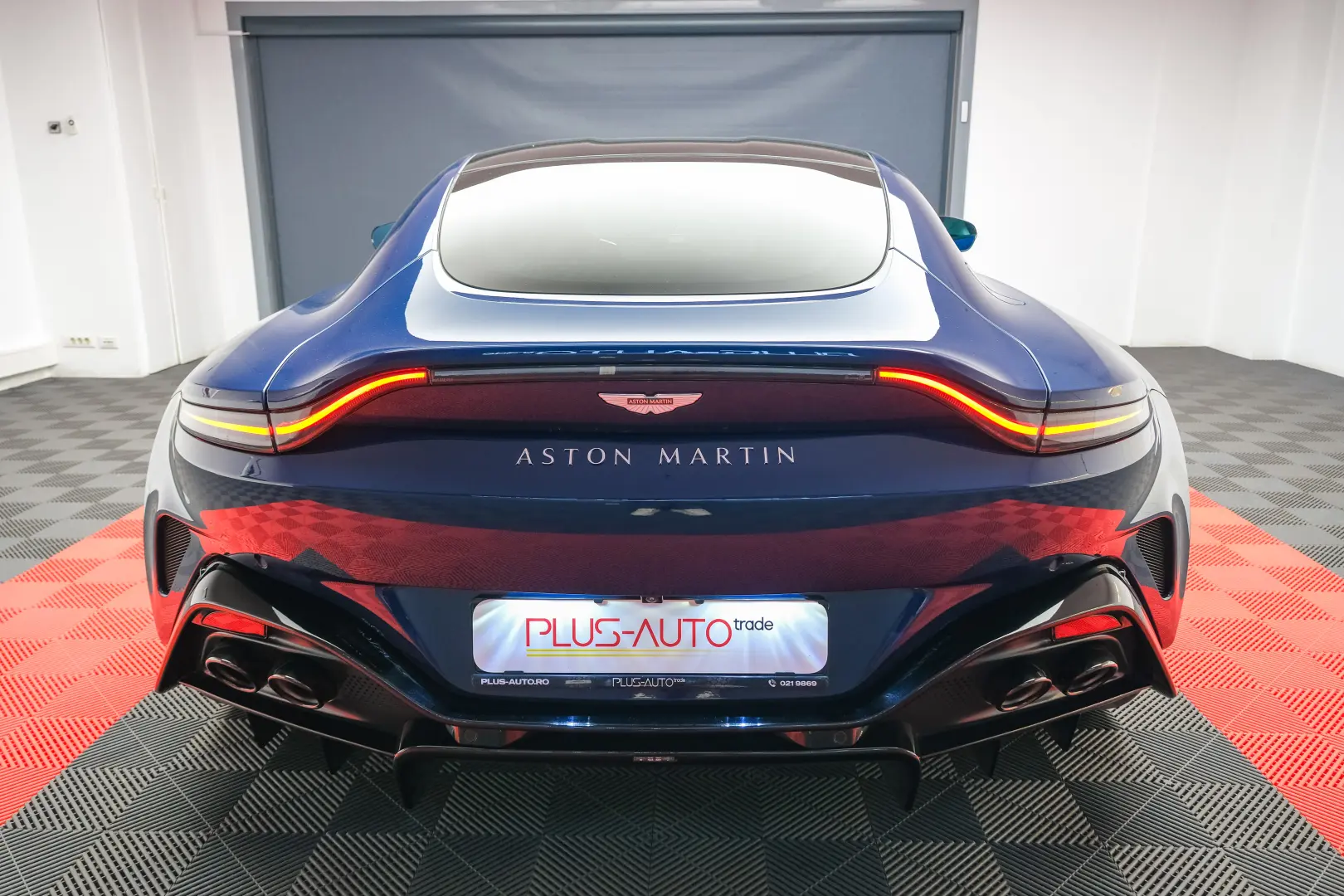 Aston Martin Vantage  Seychelles Blue