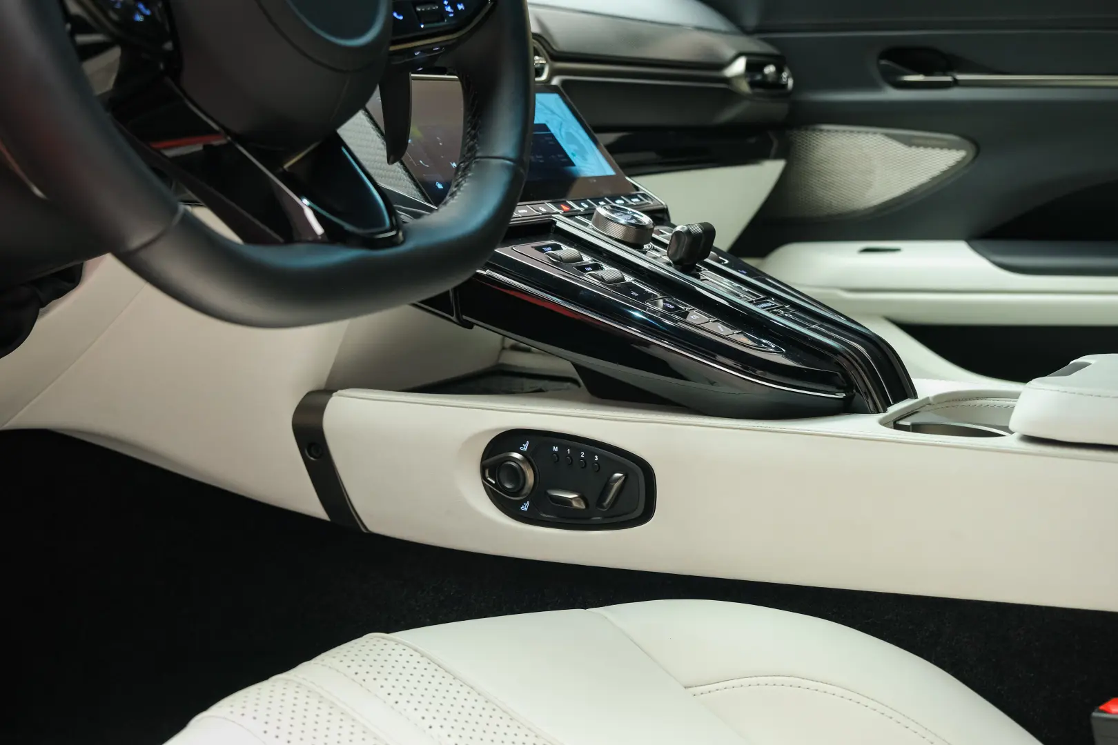 Aston Martin Vantage  Seychelles Blue