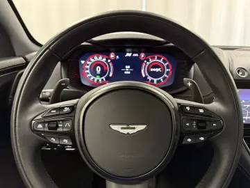DBX 4.0 V8   Jet Black   Insp. Mono   Jewellery