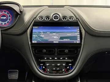 DBX 4.0 V8   Jet Black   Insp. Mono   Jewellery