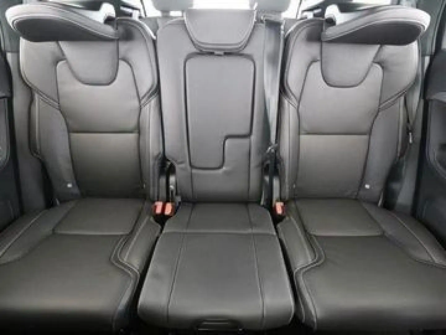 XC90 T8 Ultra DarkPlug-In Hybrid AWD Luftfwk B&W