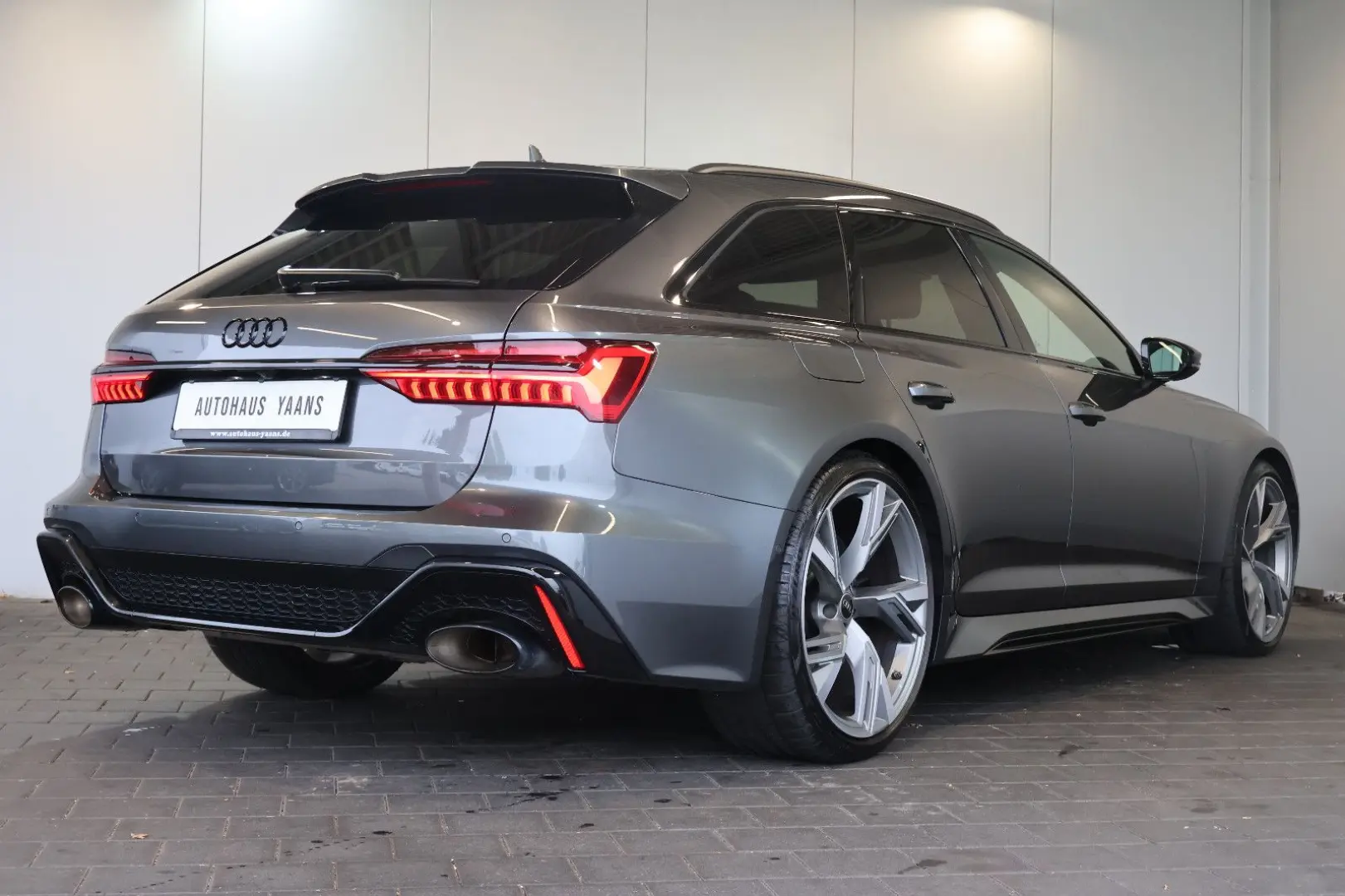 RS6 4.0 TFSI quattro B&O HUD 360  SOFT PANO 22