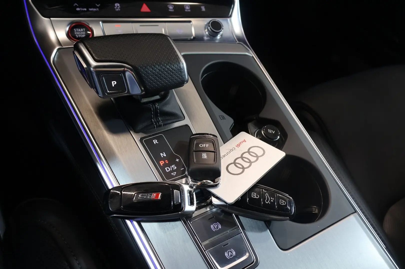RS6 4.0 TFSI quattro B&O HUD 360  SOFT PANO 22