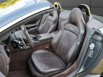 V8 Vantage Roadster