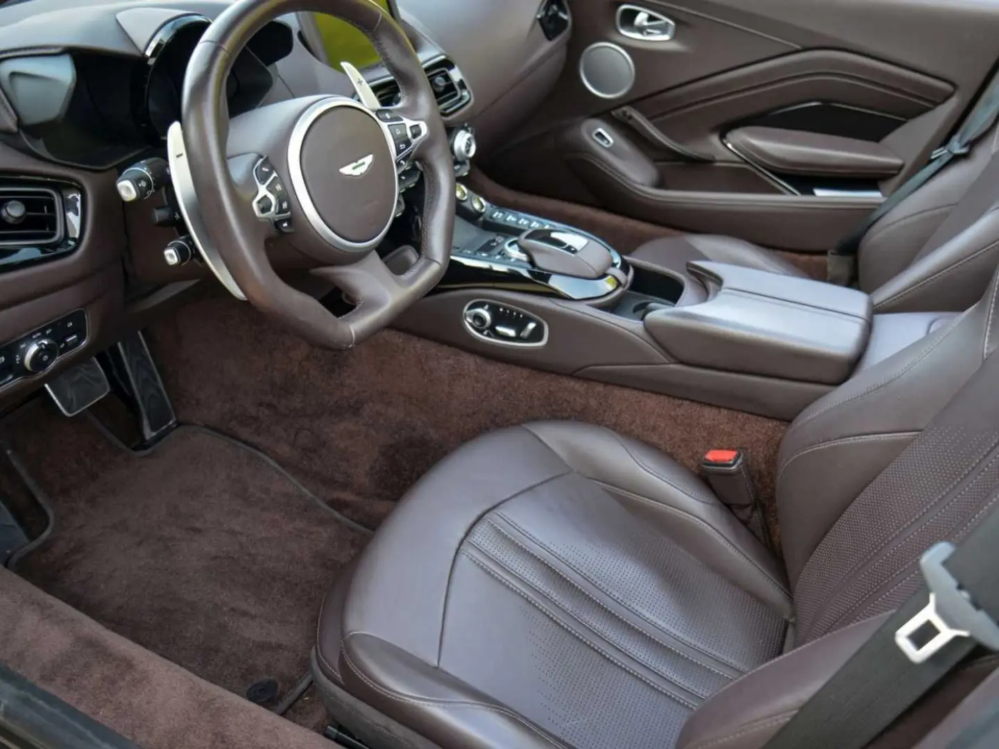 V8 Vantage Roadster