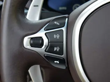 V8 Vantage Roadster
