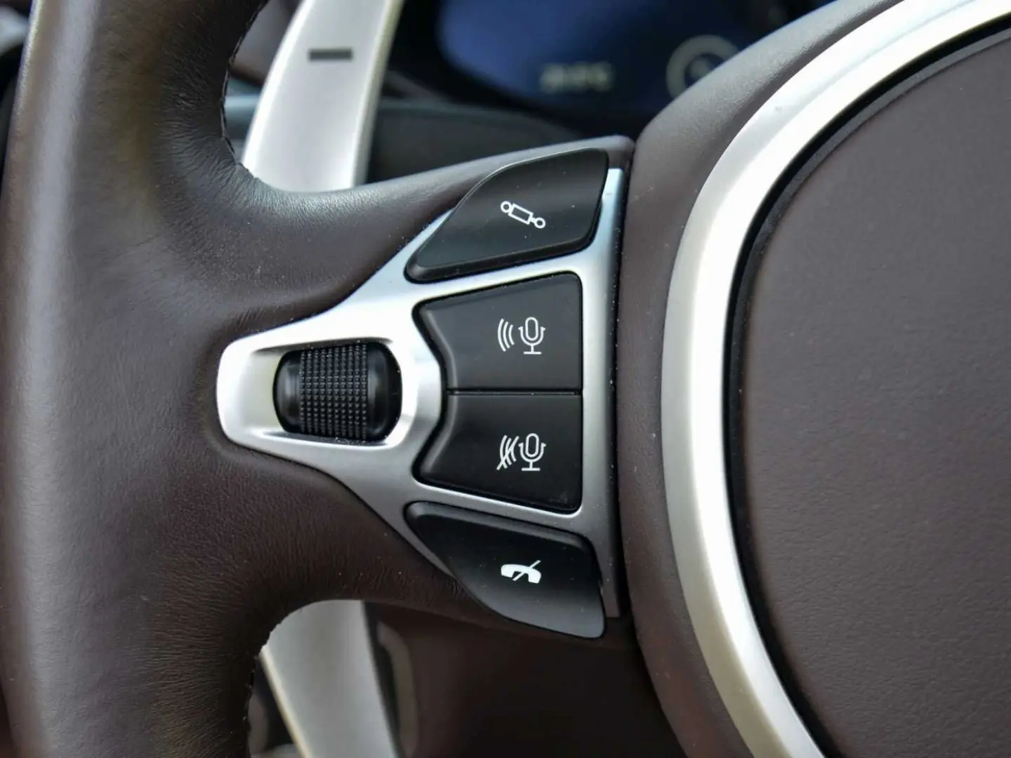 V8 Vantage Roadster